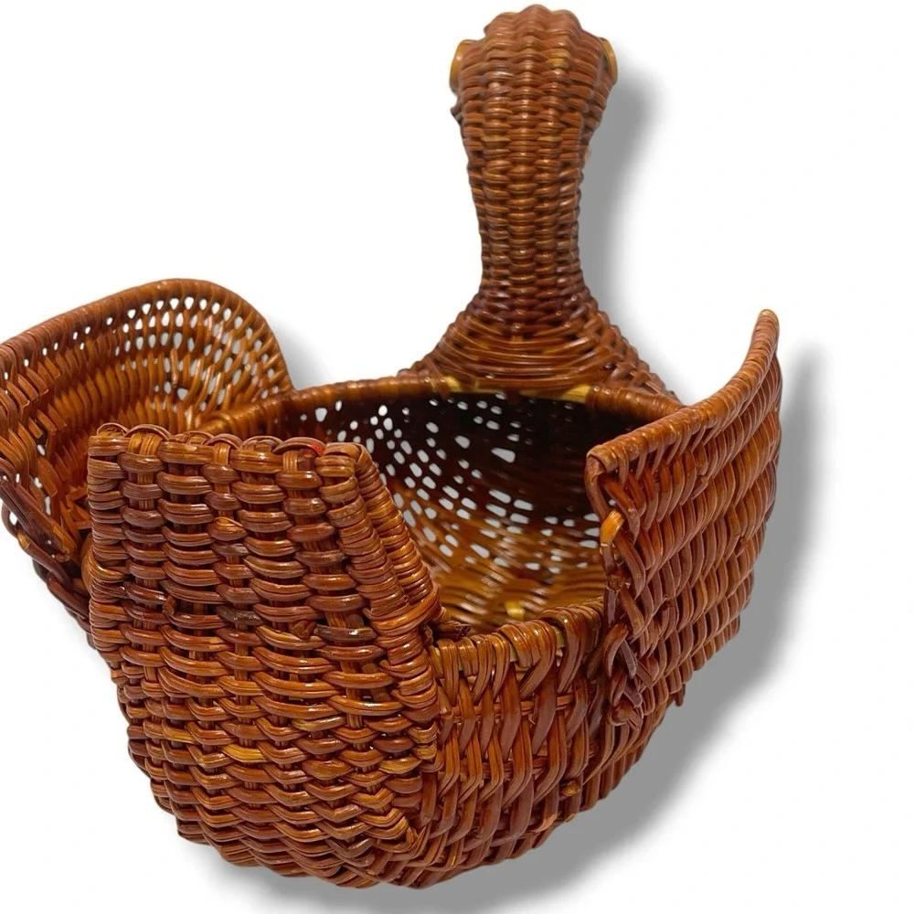 Wicker Woven Brown GOOSE DUCK BASKET Planter Holder Farmhouse Rustic 8.5